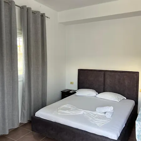 Isufi Appartement *