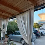 Isufi شقة *